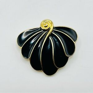 Vintage signed Trifari Black Enamel and Gold tone Shell Brooch